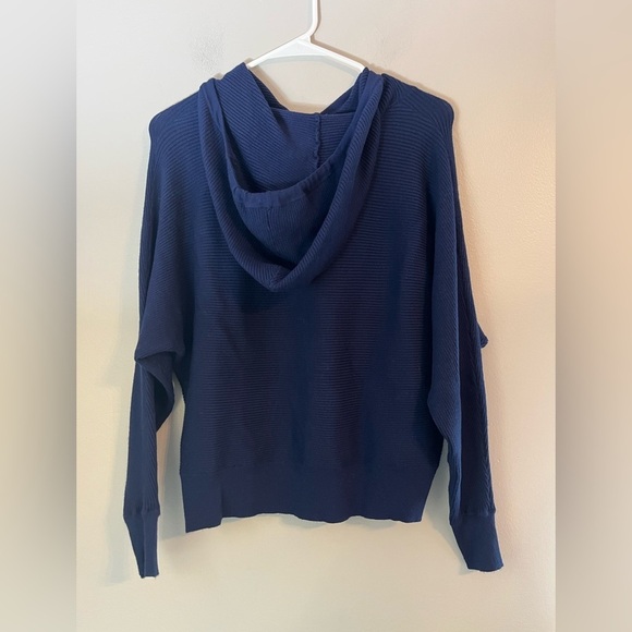 NWT Chelsea & Theodore Navy Knit Hooded Sweater Size XS - Picture 2 of 10